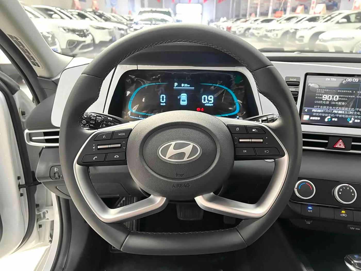 Hyundai Elantra 2026 — Фото 8/19
