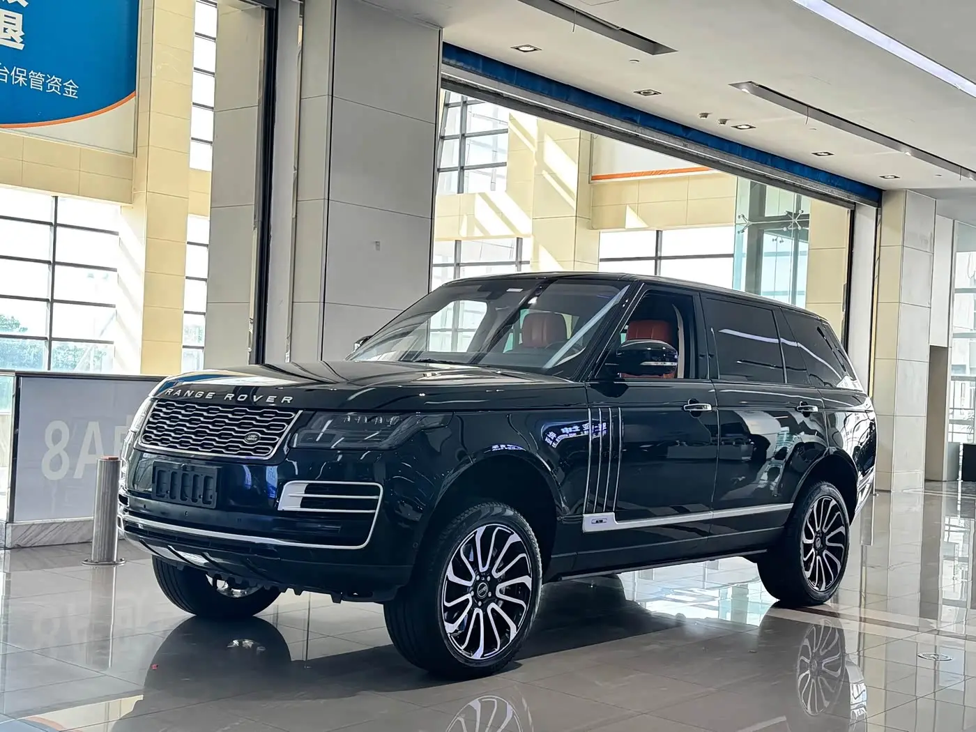Land Rover Range Rover 2015 — Photo 15/20