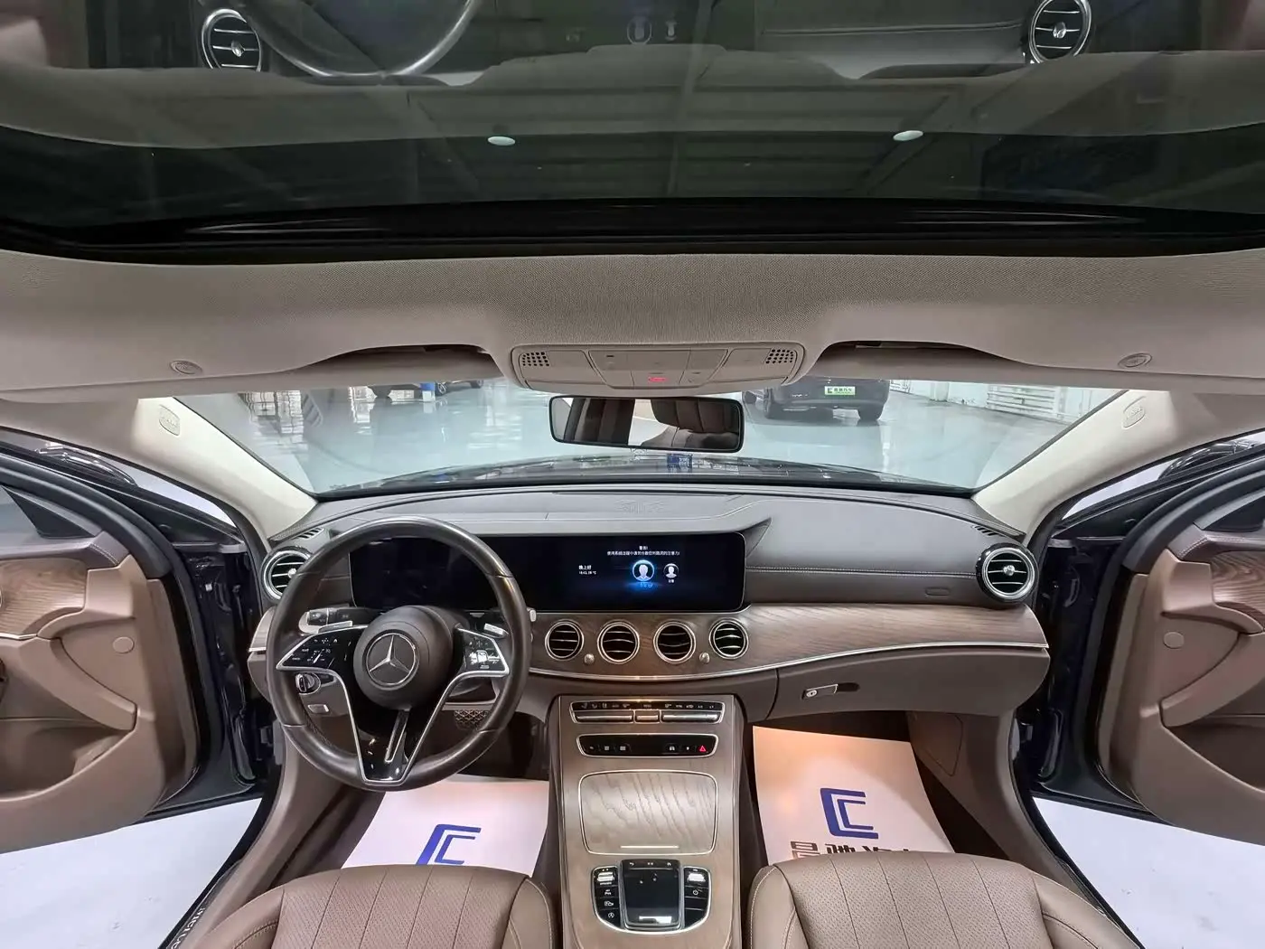 Mercedes-Benz E-Class 2021 — Photo 9/18