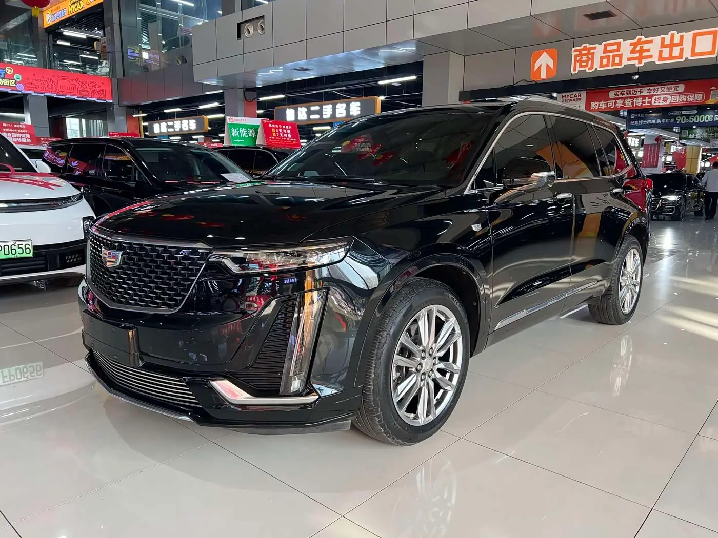 Cadillac XT6 2022 — Photo 1/20