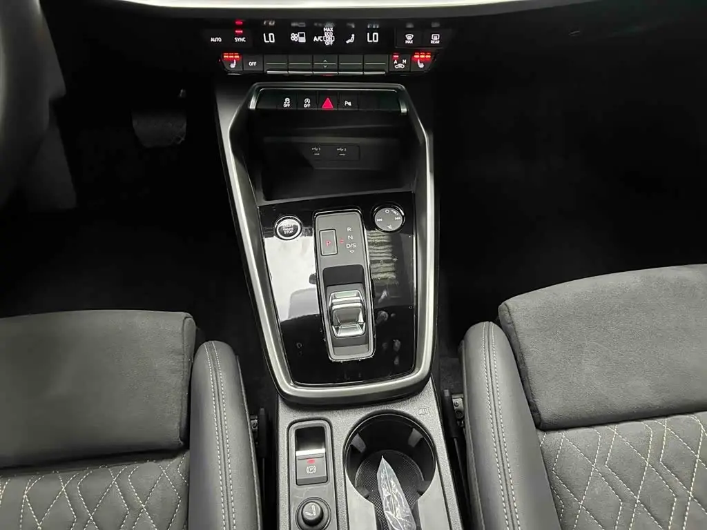 Audi A3 2023 — Фото 10/20