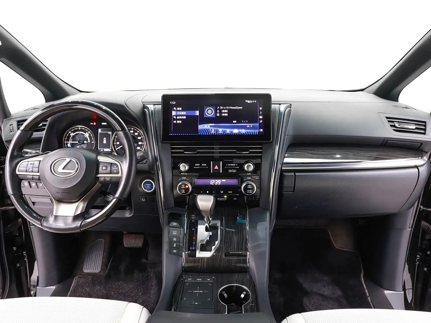 Lexus LM 2022 — Photo 9/20