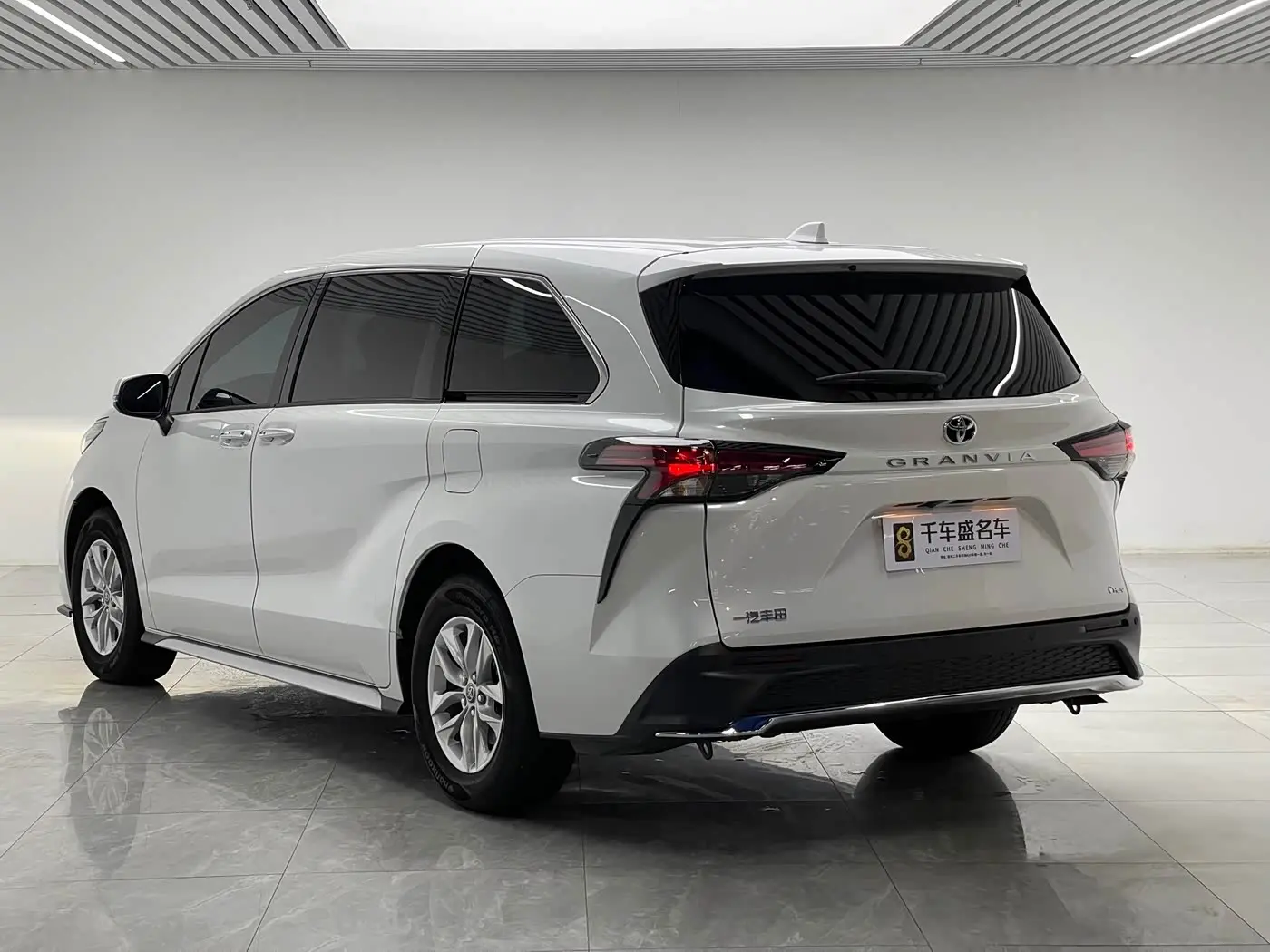 Toyota Granvia 2025 — Photo 4/20