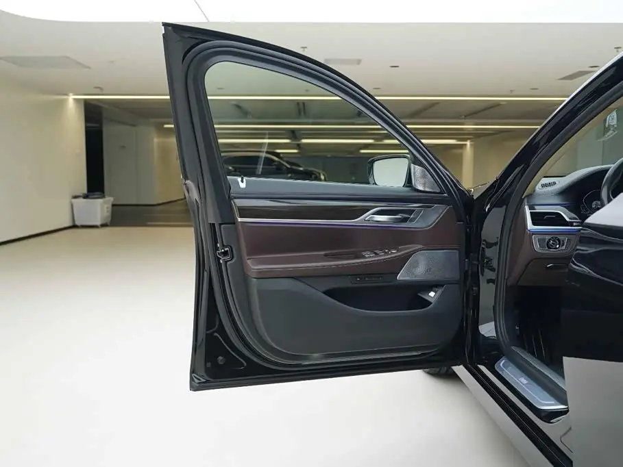 BMW 7 Series 2021 — Şəkil 16/20