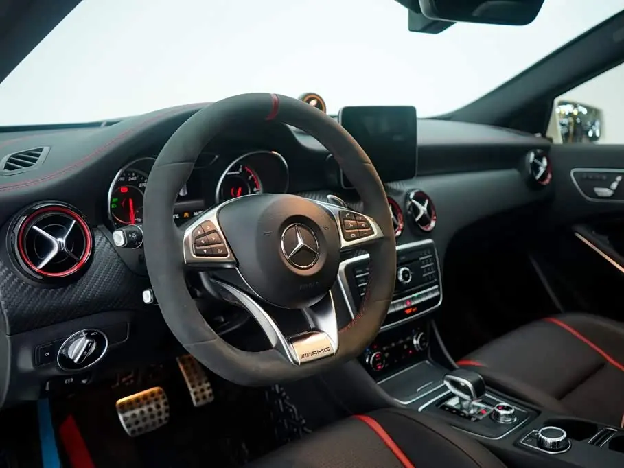 Mercedes-Benz A-Class AMG 2018 — Photo 15/20