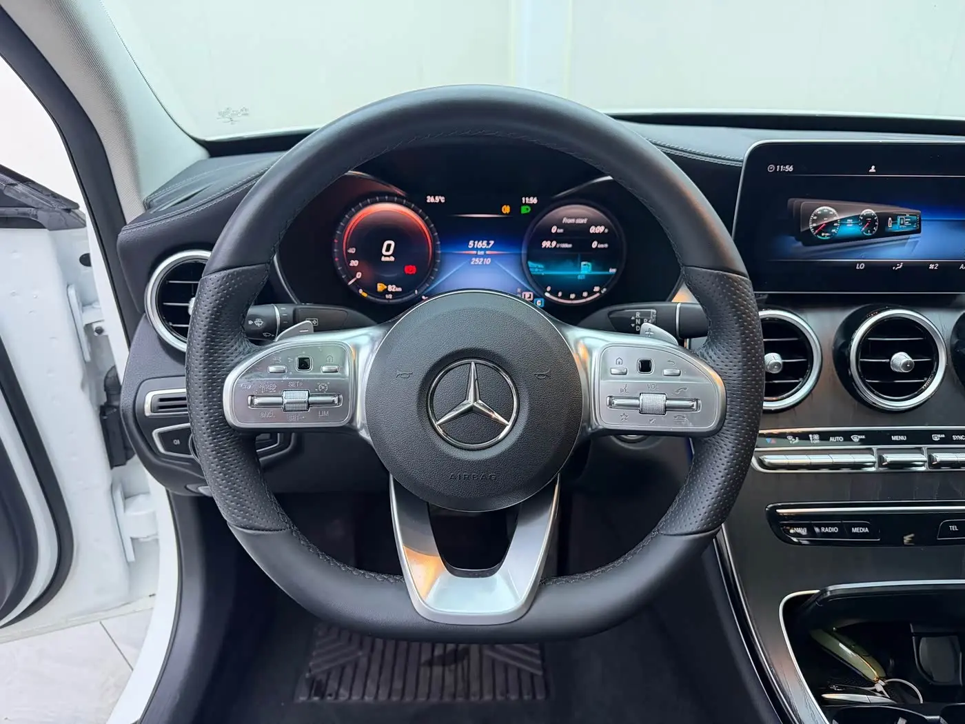Mercedes-Benz C-Class 2022 — Photo 11/20