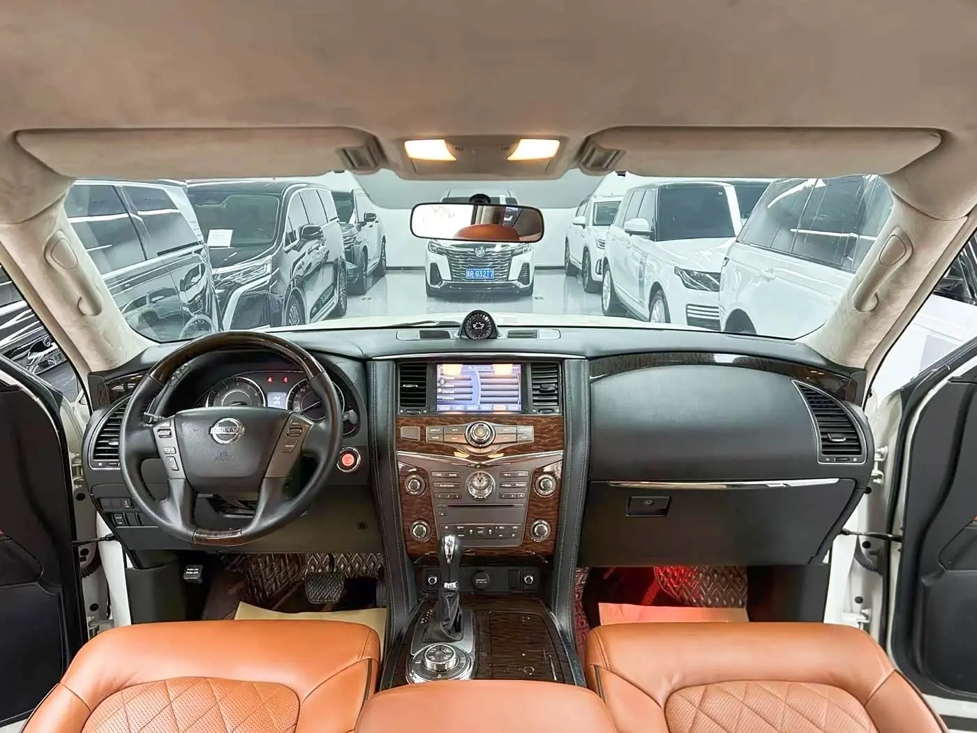 Nissan Patrol 2019 — Photo 9/20