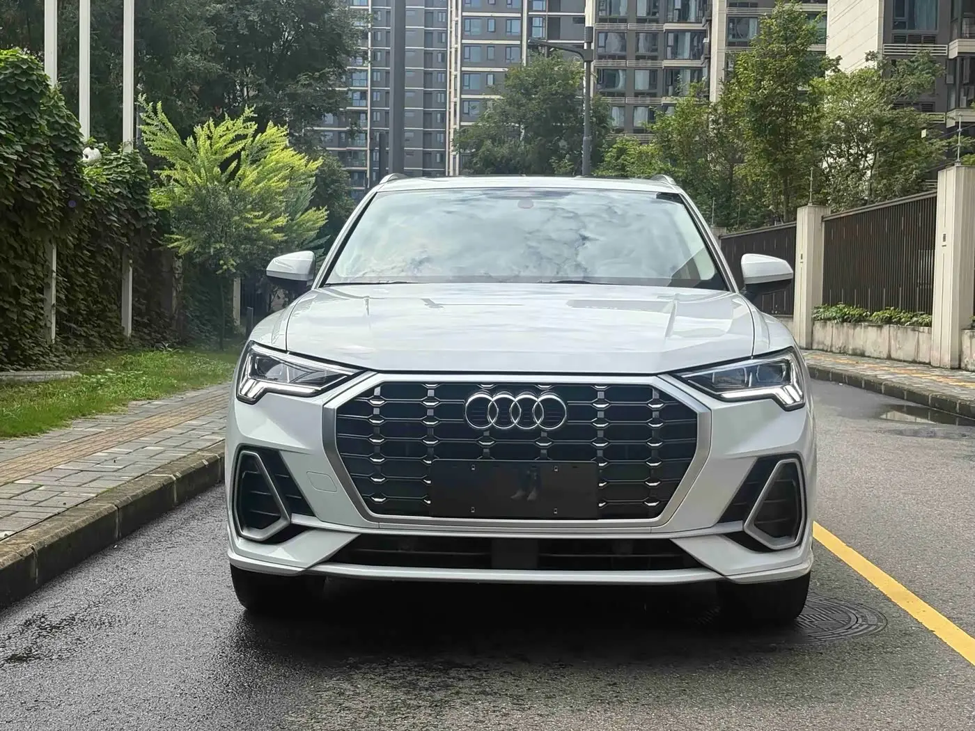 Audi Q3 2021 — Photo 2/20