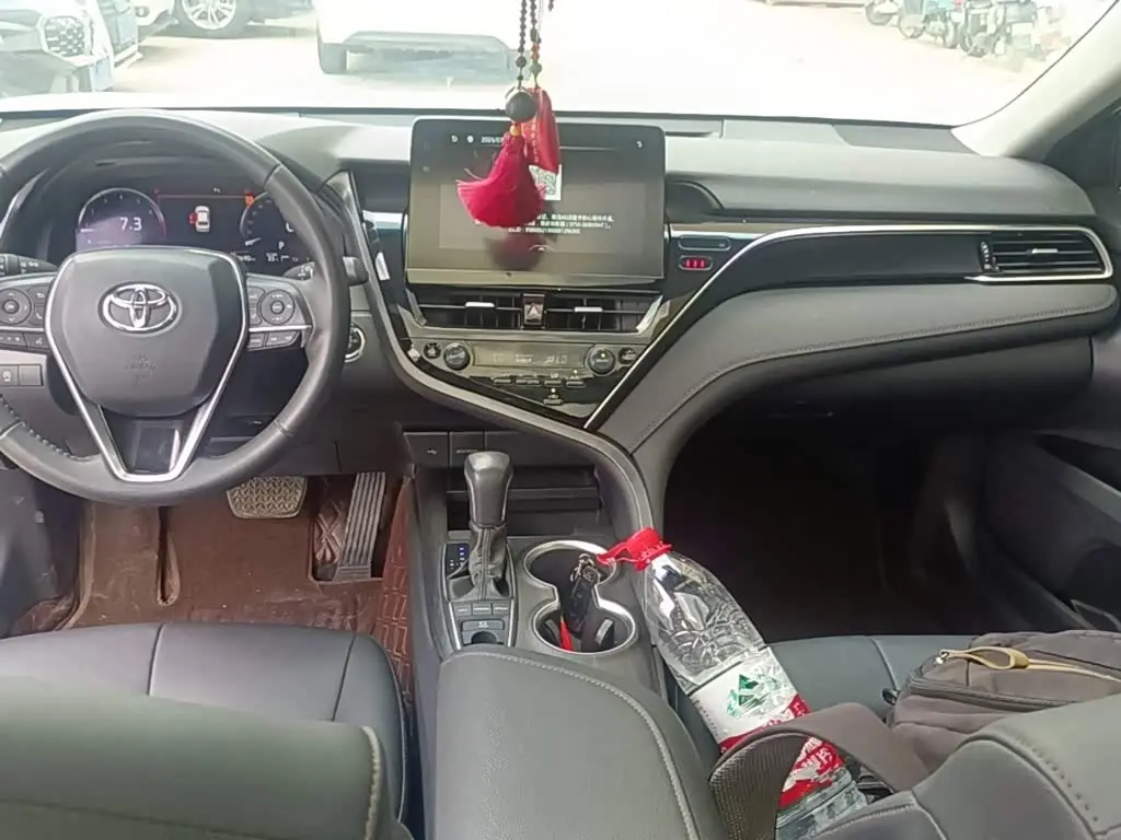 Toyota Camry 2022 — Photo 10/20
