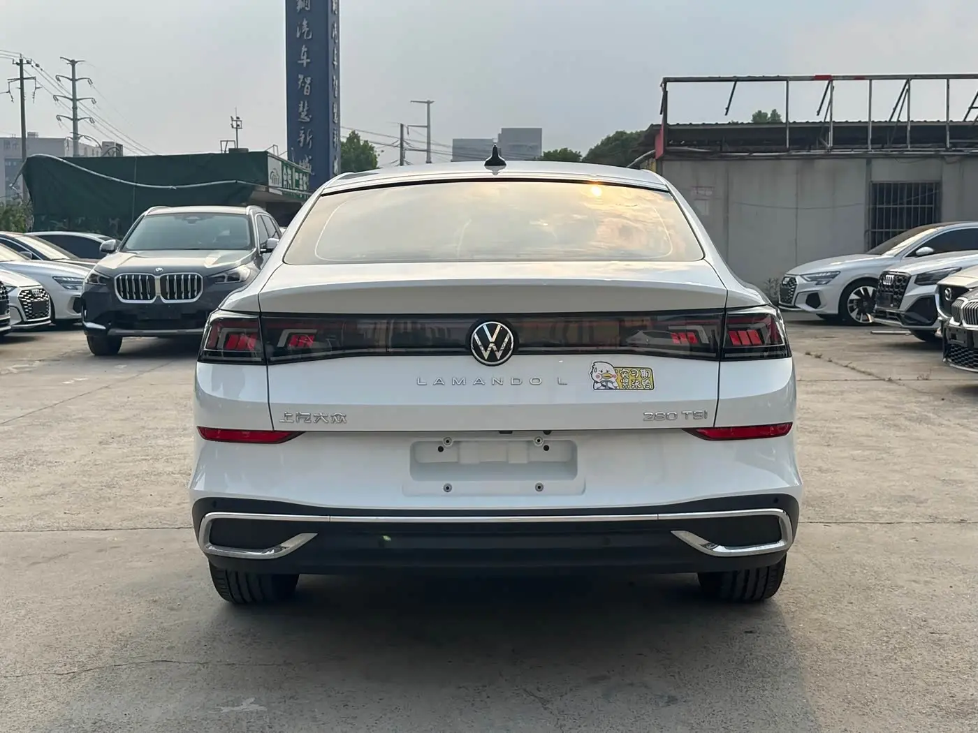 Volkswagen Lamando 2023 — Photo 8/12