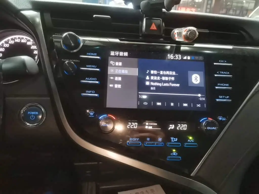Toyota Camry 2019 — Şəkil 13/20