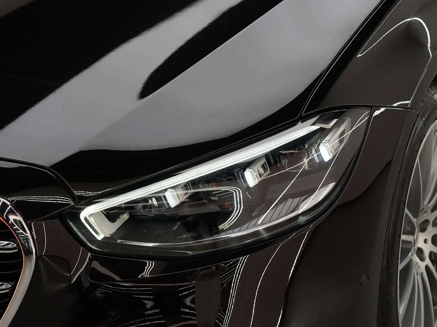 Mercedes-Benz S-Class 2023 — Photo 17/18