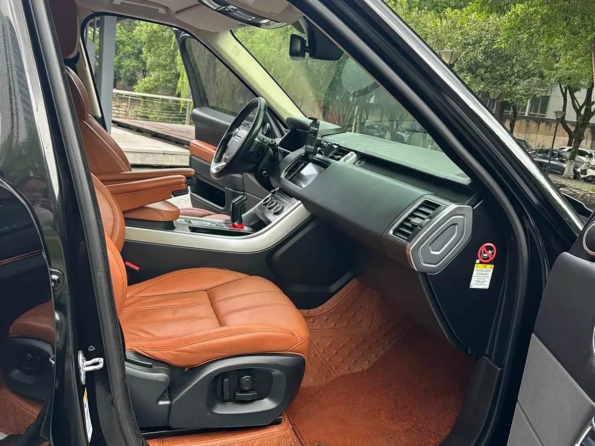 Land Rover Range Rover Sport 2016 — Фото 15/20