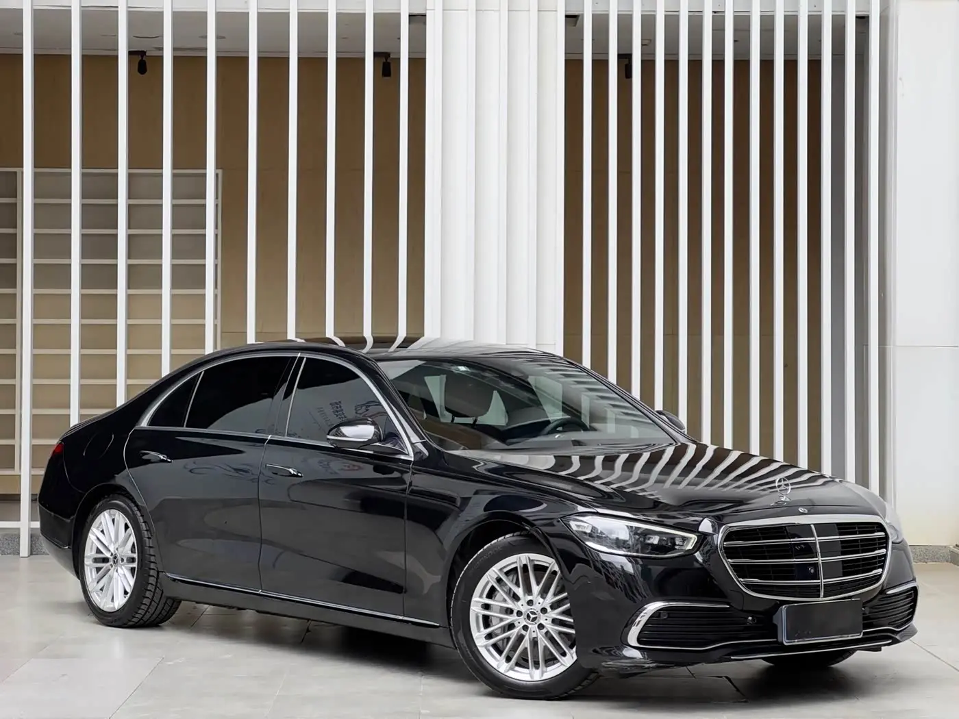 Mercedes-Benz S-Class 2023 — Фото 3/17