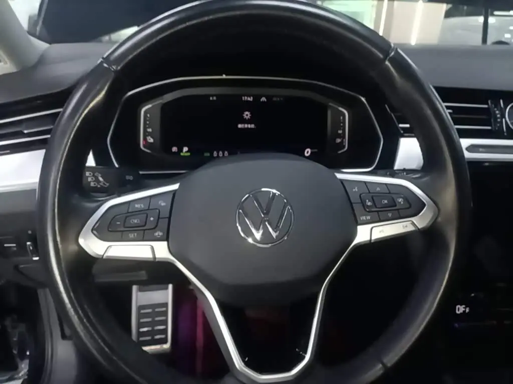Volkswagen Magotan GTE Plug-in Hybrid 2023 — Фото 11/20