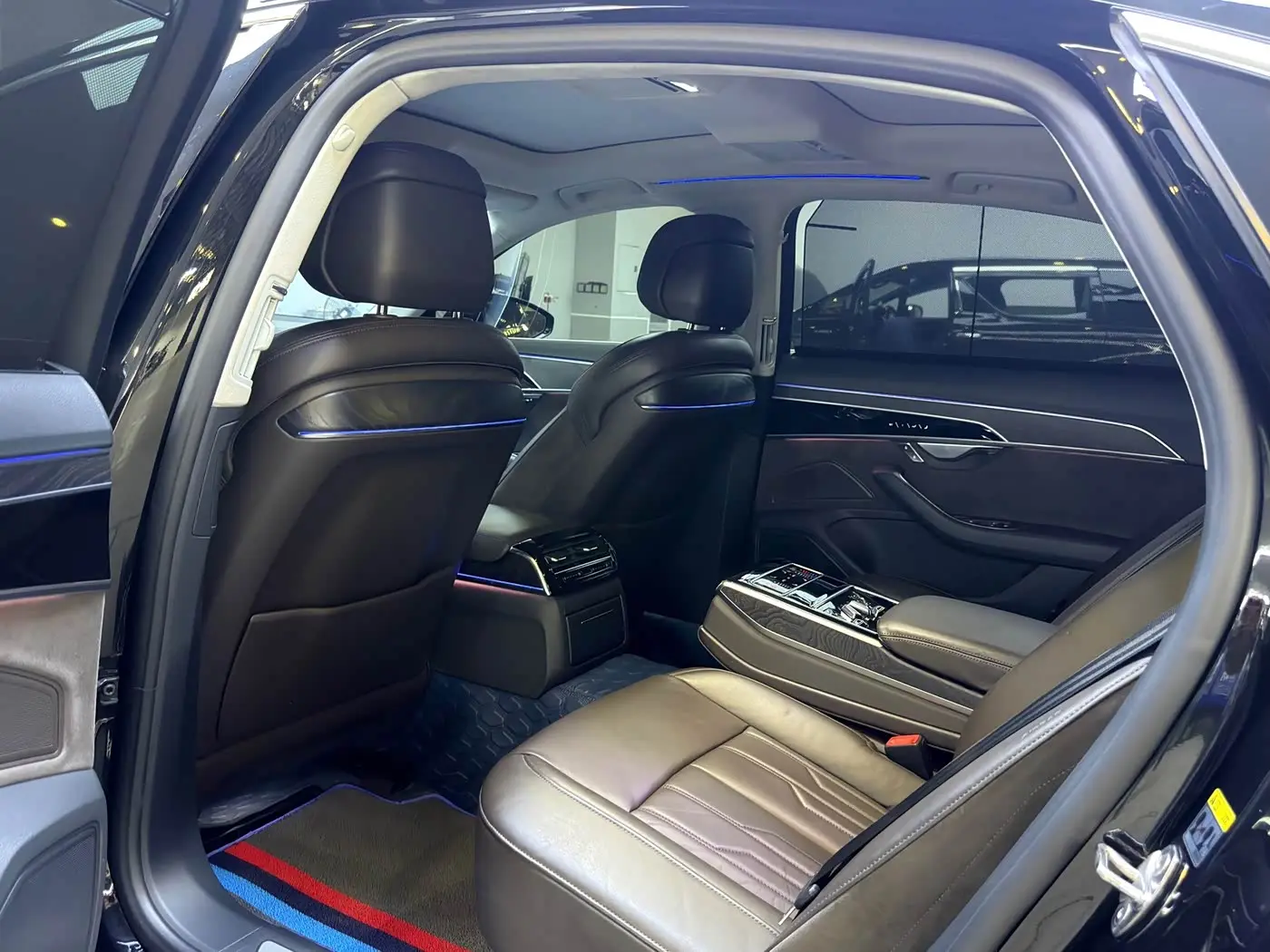 Audi A8 2020 — Şəkil 12/18
