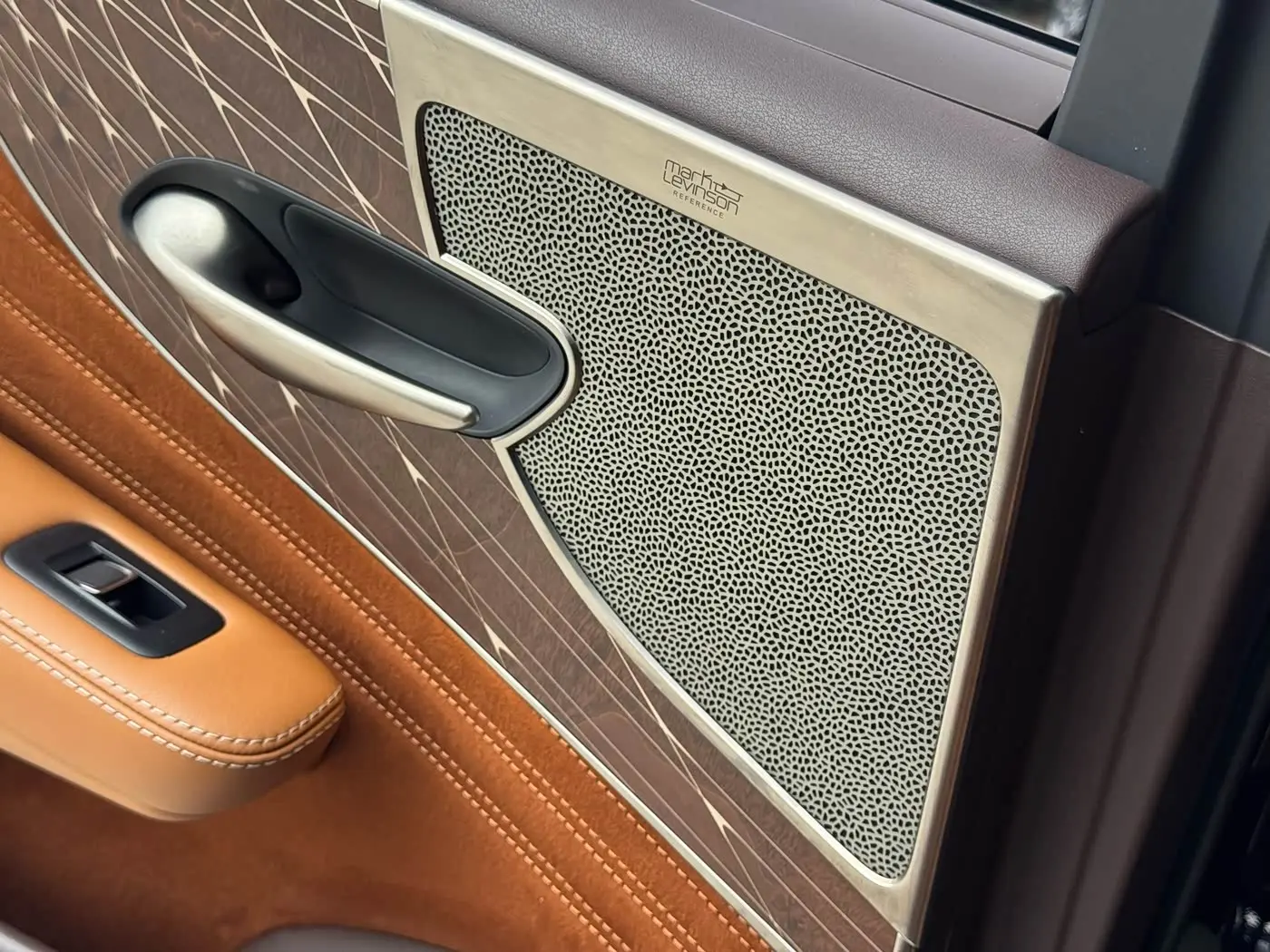 Lexus LS 2019 — ფოტო 14/16