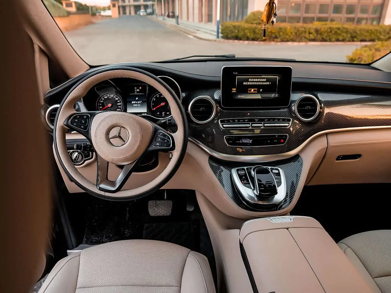 Mercedes-Benz V-Class 2019 — Şəkil 14/20