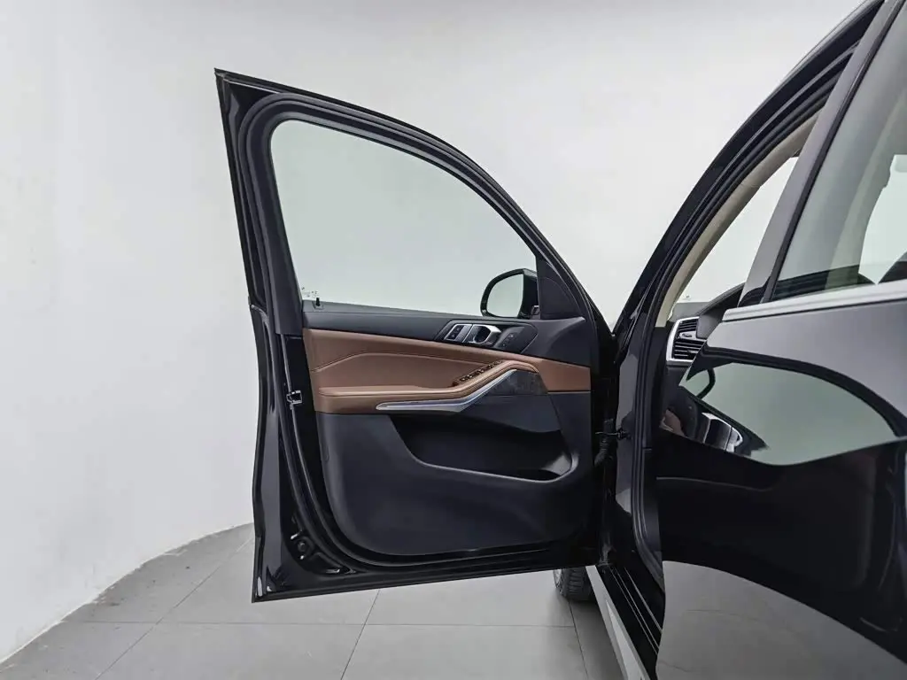 BMW X5 2020 — Фото 8/20