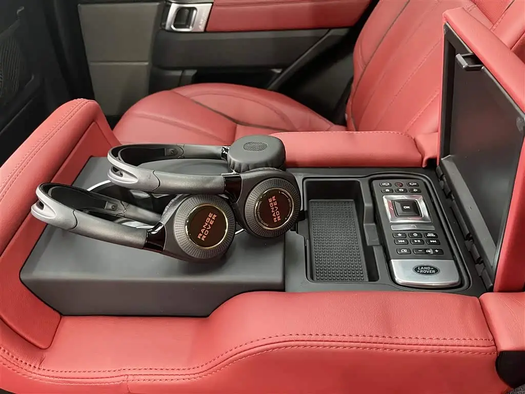 Land Rover Range Rover Sport 2017 — Photo 19/19