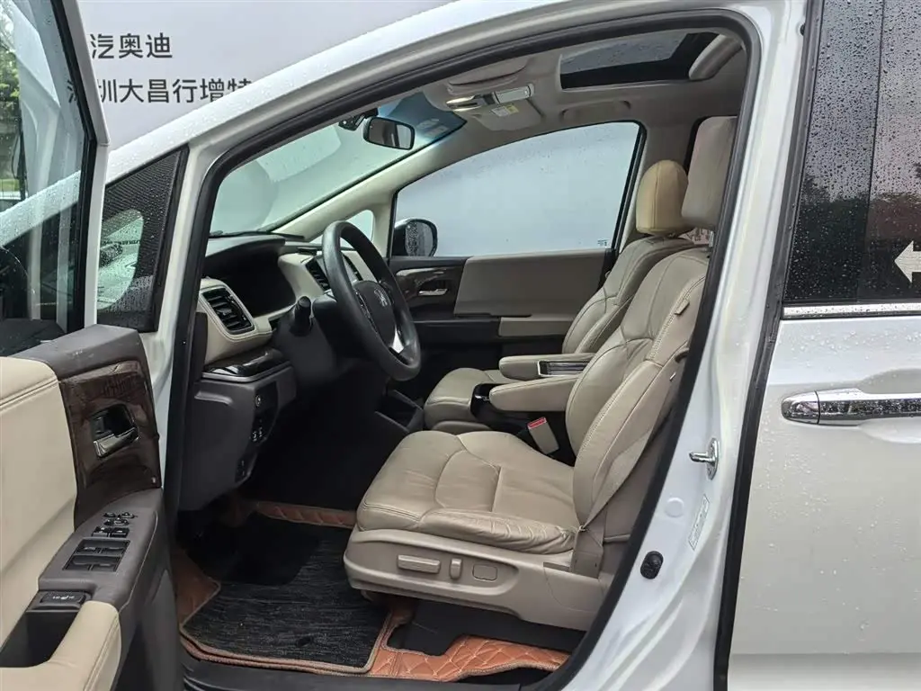 Honda Odyssey 2018 — Фото 10/20