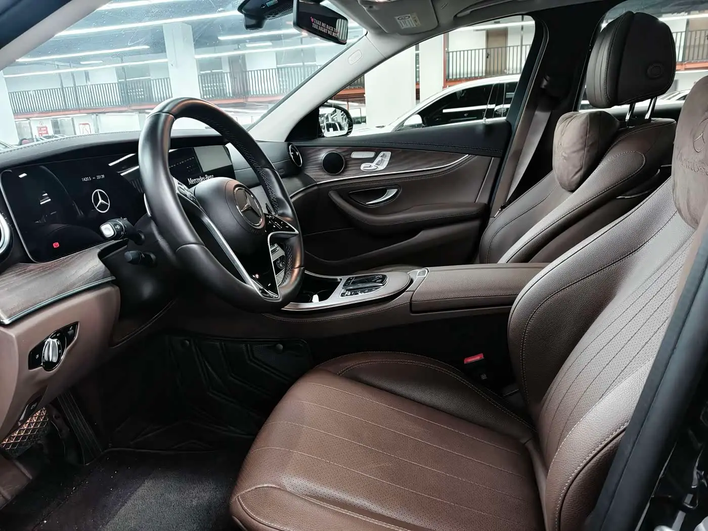 Mercedes-Benz E-Class 2023 — Photo 8/15