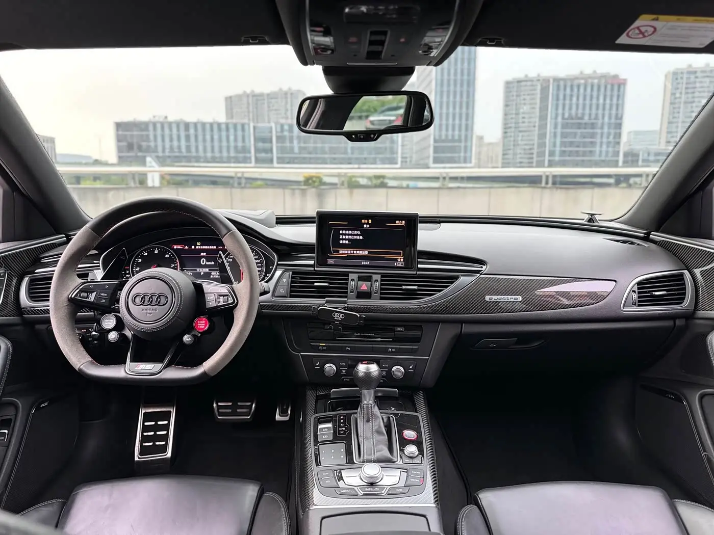 Audi RS 6 2018 — Şəkil 9/17
