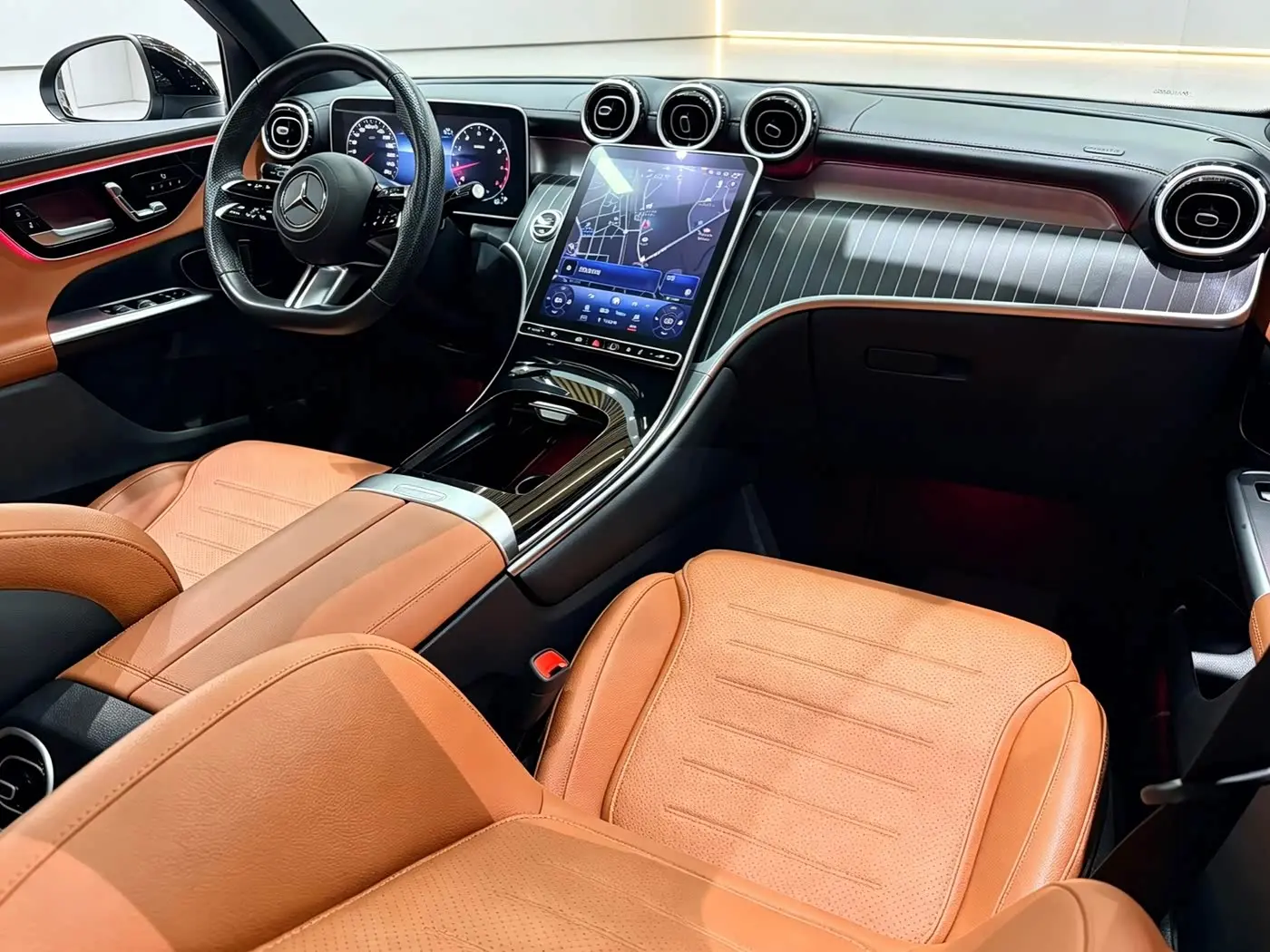 Mercedes-Benz GLC 2023 — Photo 6/11