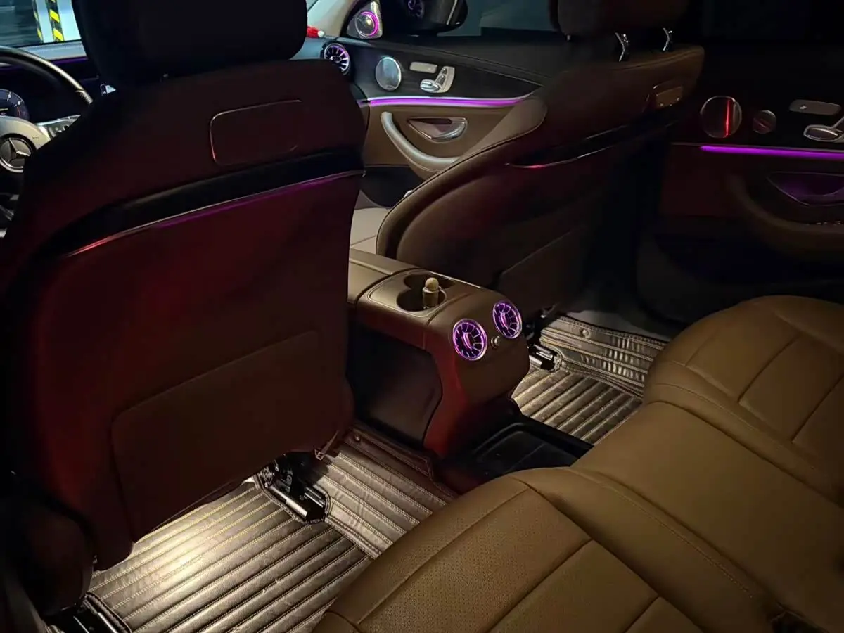 Mercedes-Benz E-Class 2019 — Photo 5/6