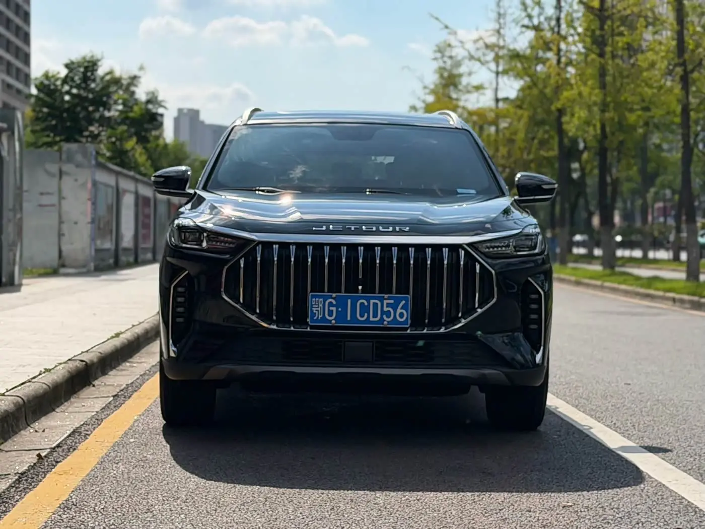 Jetour X70 PLUS 2023 — Photo 2/16