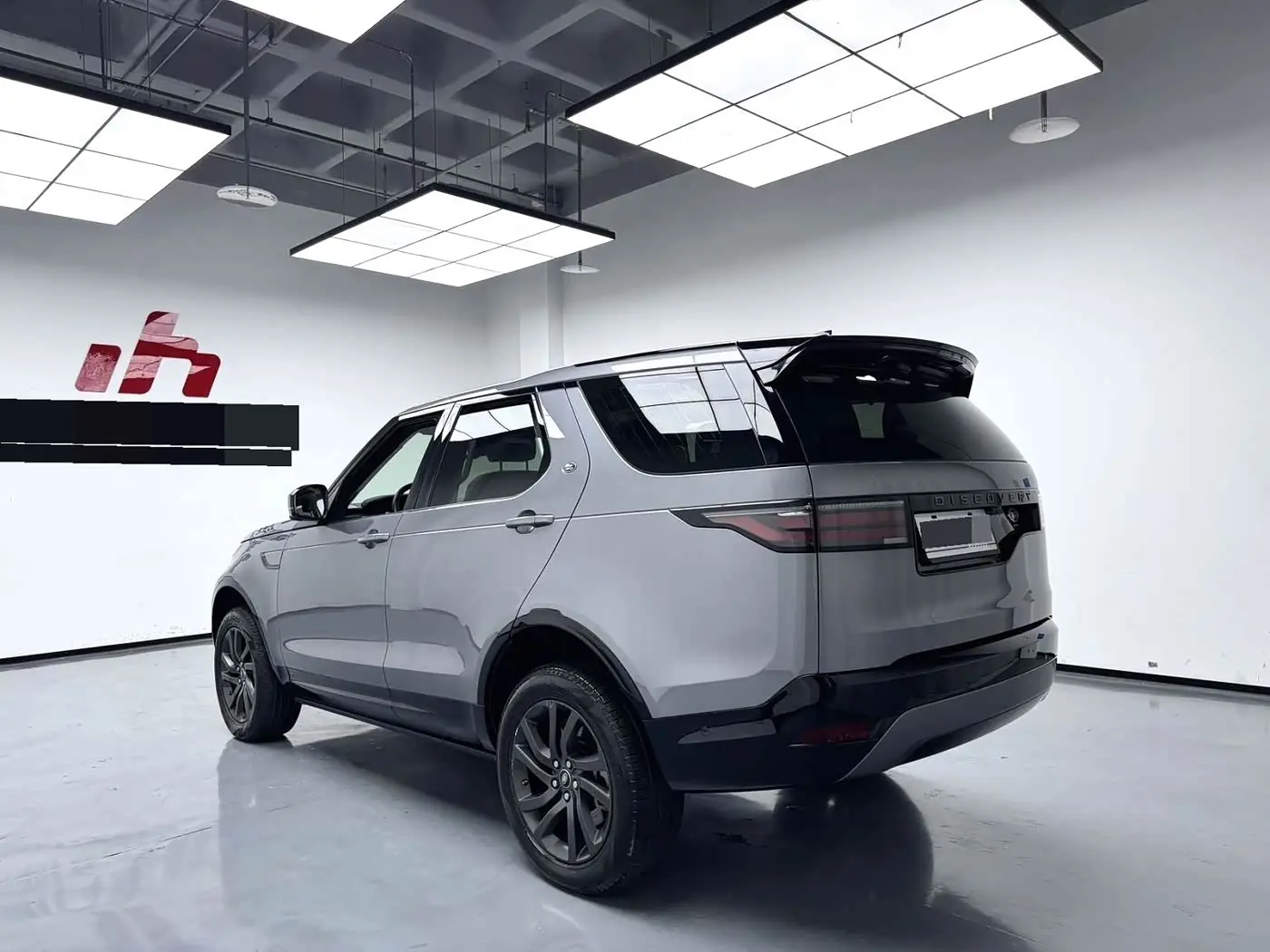 Land Rover Discovery 2021 — Photo 9/11