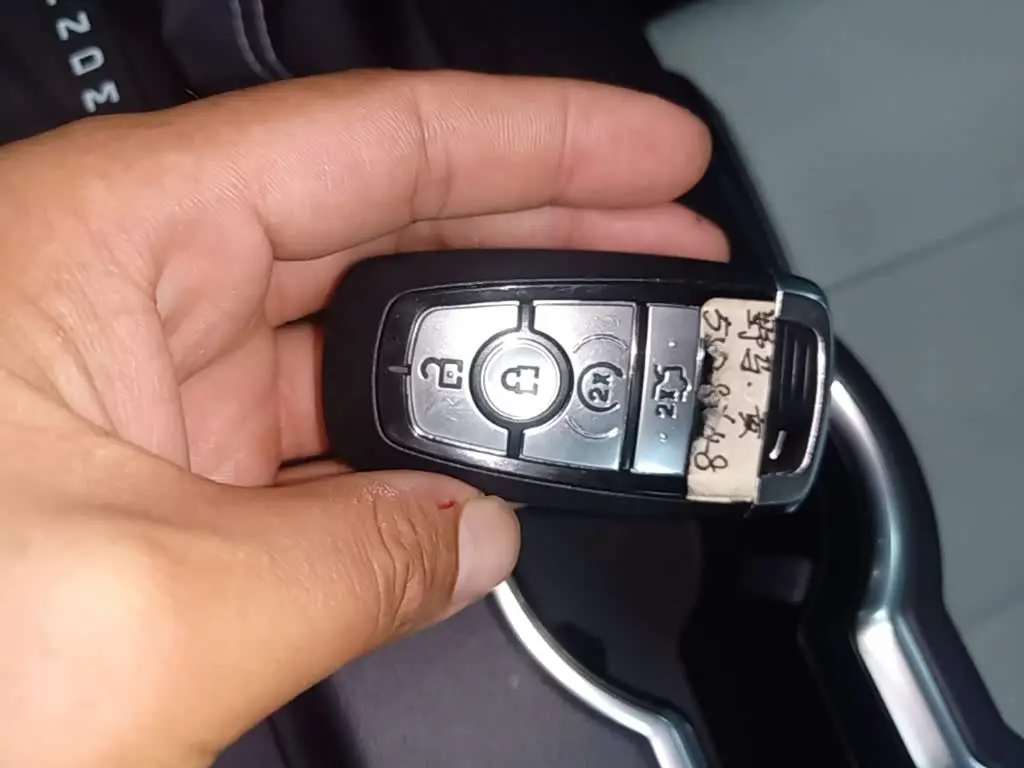 Ford Mustang 2025 — Photo 17/20