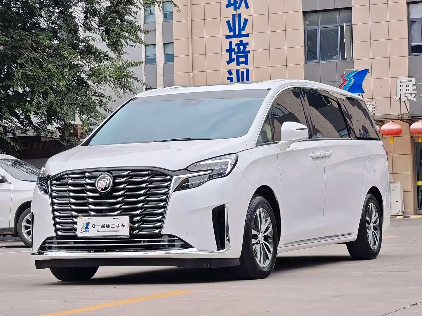 Buick GL8, 2024