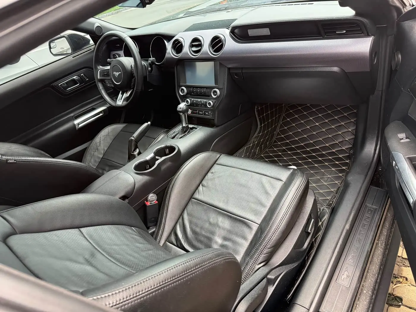 Ford Mustang 2017 — Şəkil 8/9