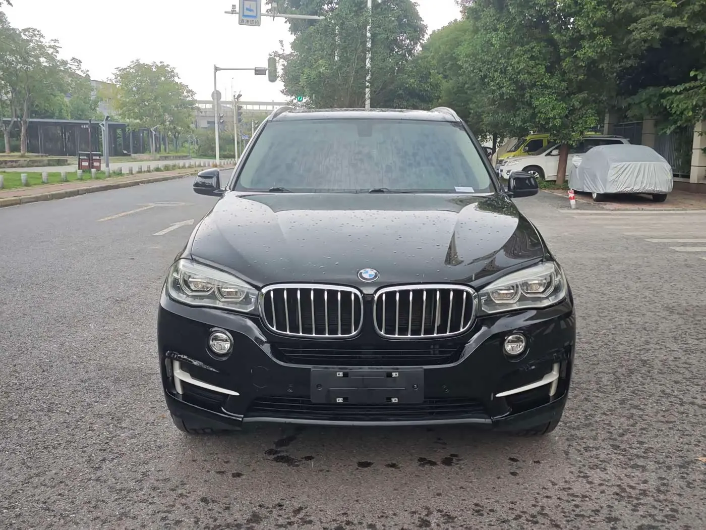 BMW X5 2018 — Photo 2/11