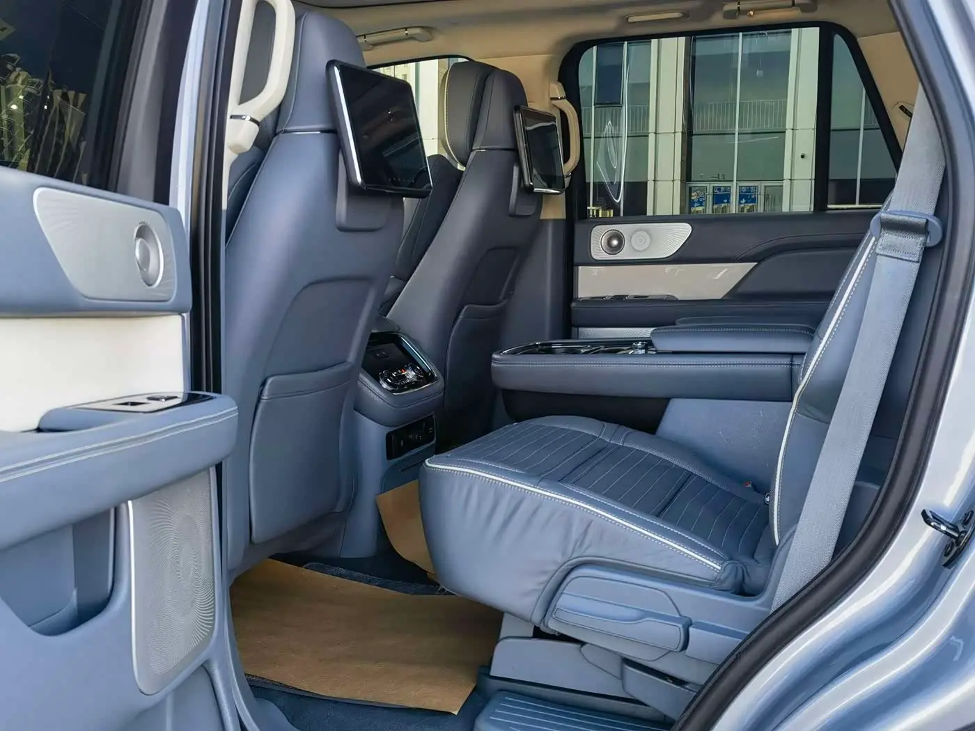 Lincoln Navigator 2019 — Фото 10/20
