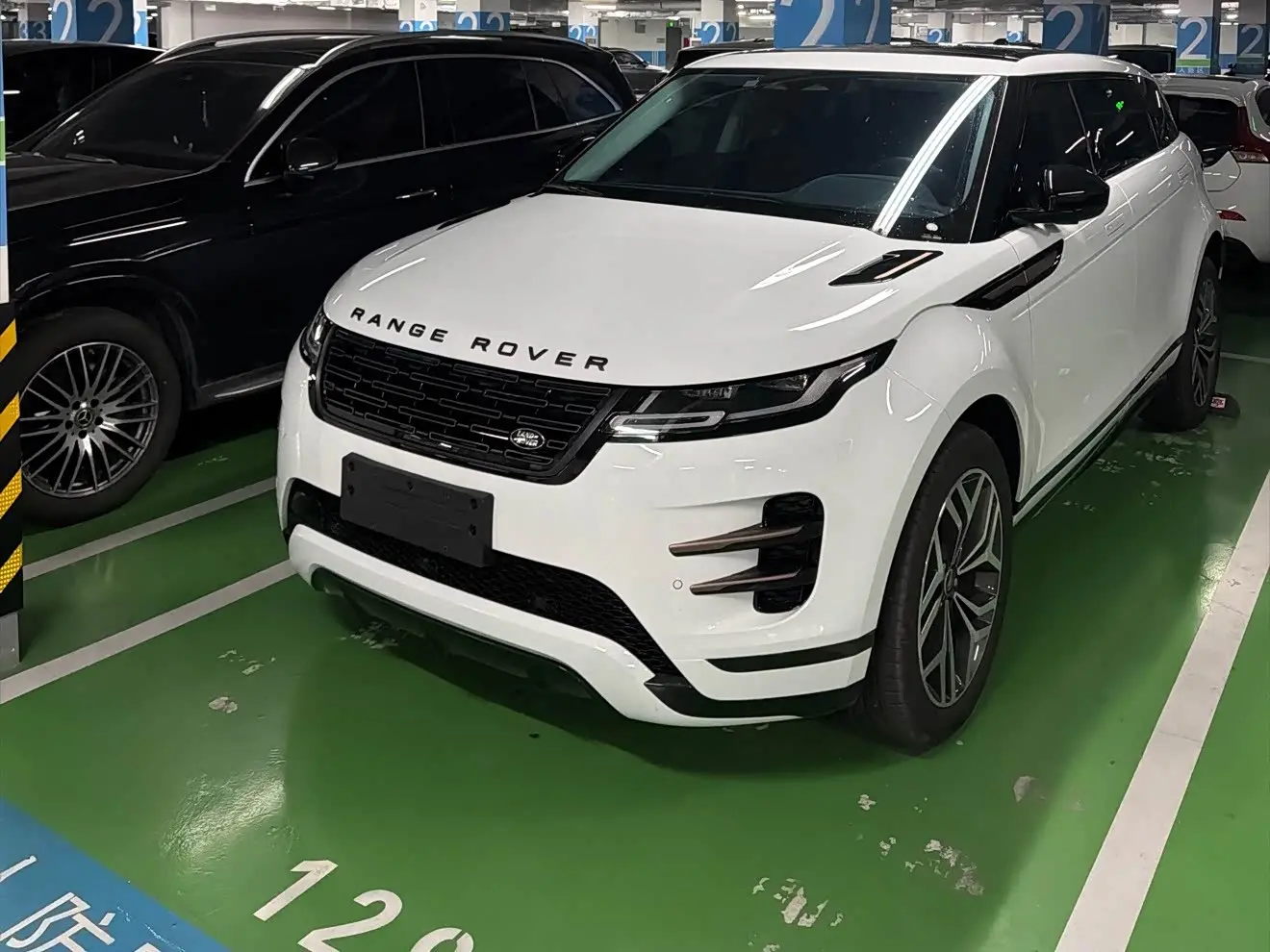 Land Rover Range Rover Evoque 2026 — Фото 1/13