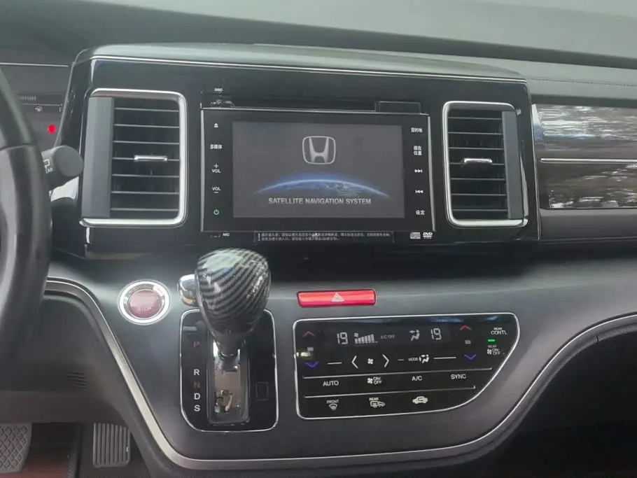 Honda Elysion 2018 — Photo 13/16