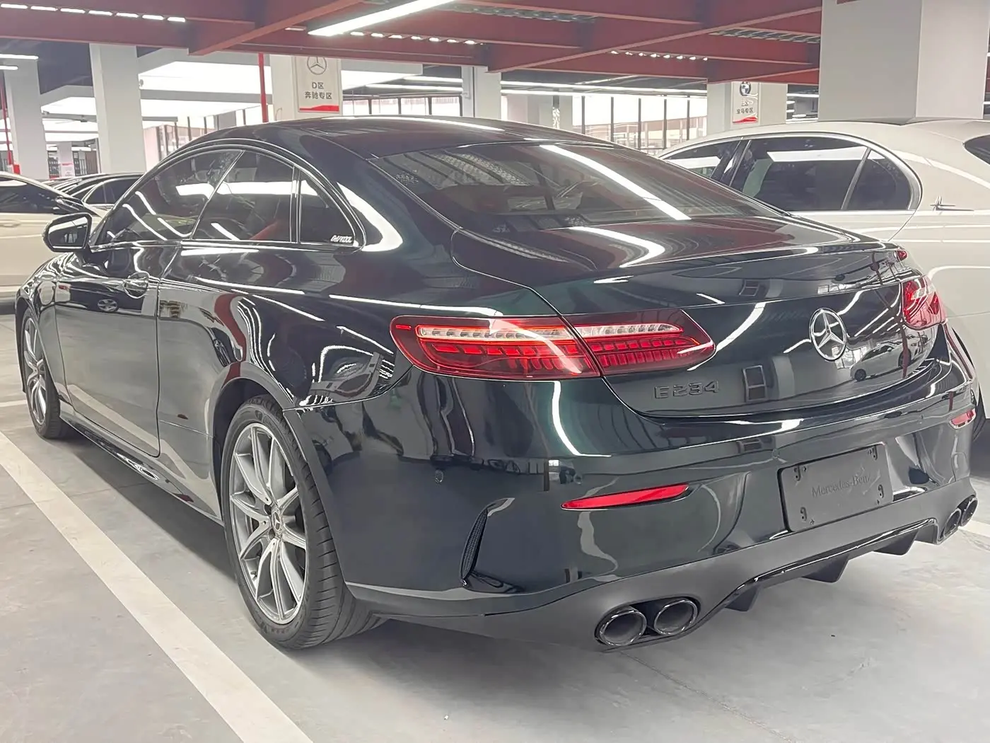 Mercedes-Benz E-Class 2022 — Photo 15/15