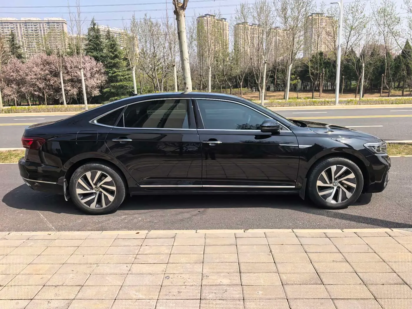Volkswagen Passat New Energy 2022 — Фото 19/20