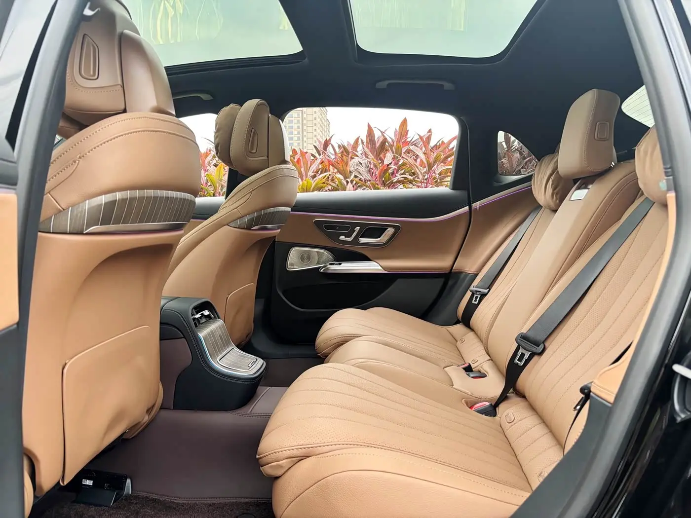 Mercedes-Benz E-Class 2025 — Şəkil 6/16