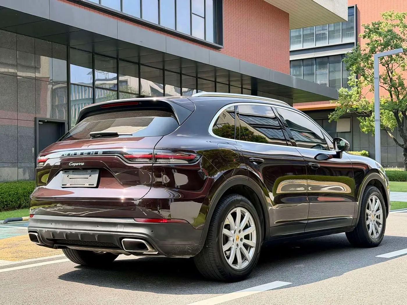 Porsche Cayenne 2019 — Photo 6/18