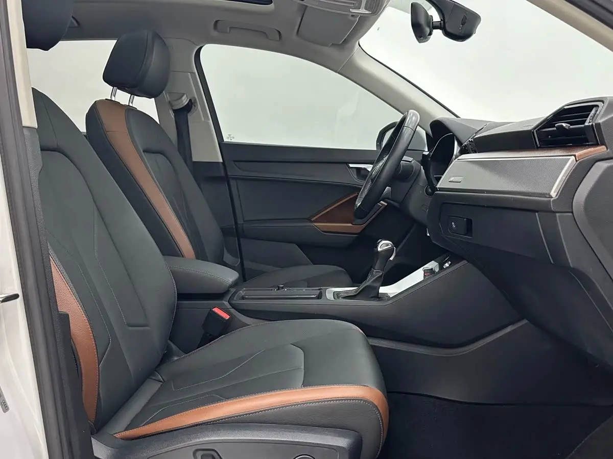 Audi Q3 2022 — Photo 9/18
