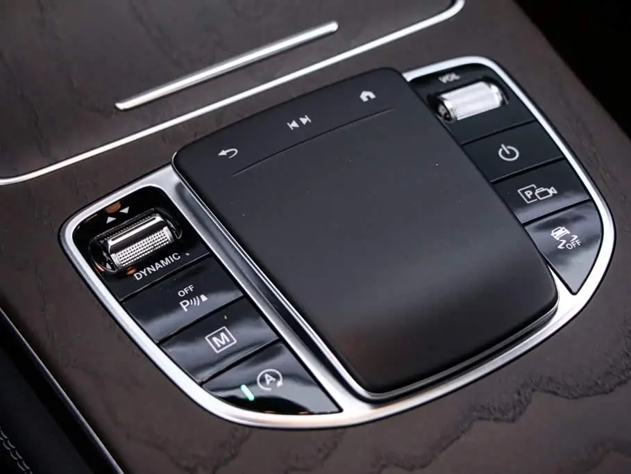 Mercedes-Benz GLC 2022 — Photo 11/20