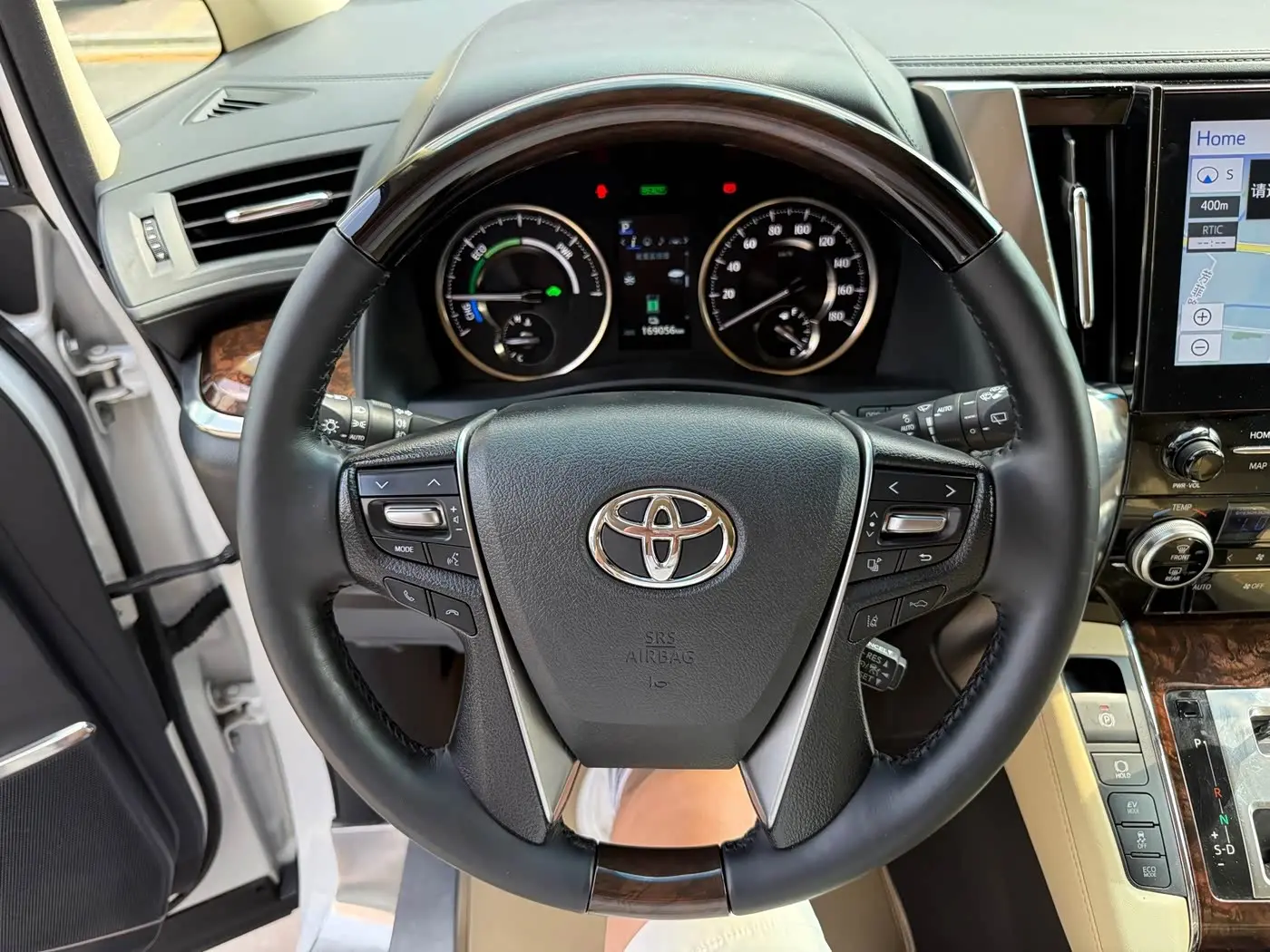 Toyota Alphard 2021 — Photo 9/17