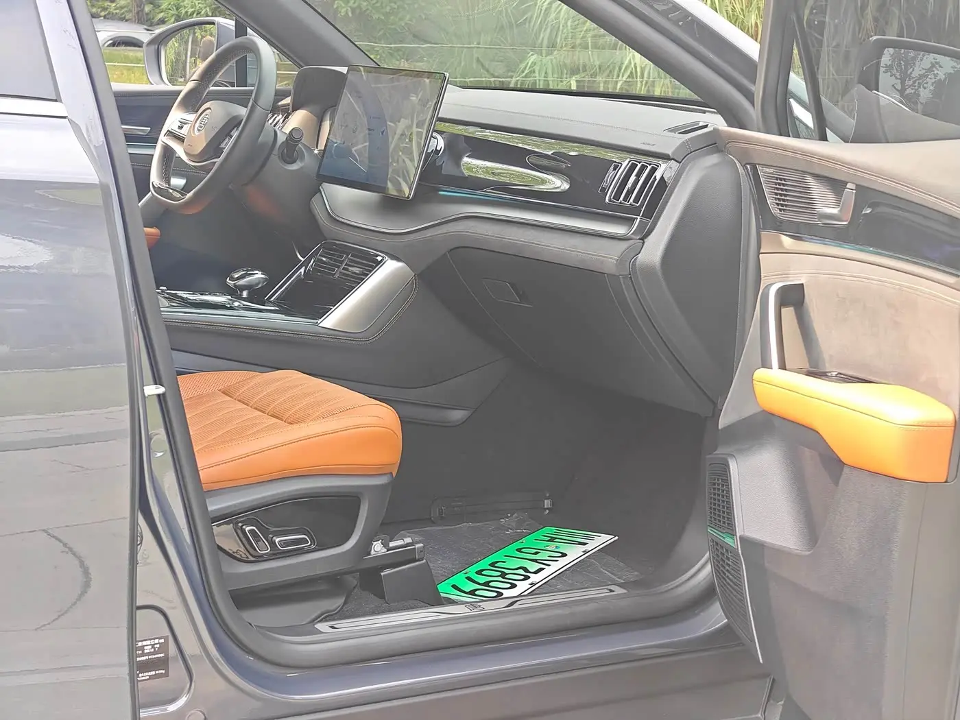 BYD Tang New Energy 2023 — Şəkil 9/16
