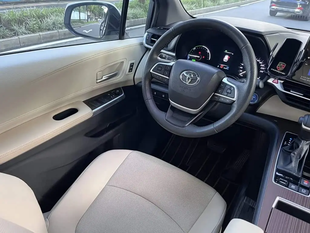Toyota Granvia 2023 — Фото 20/20