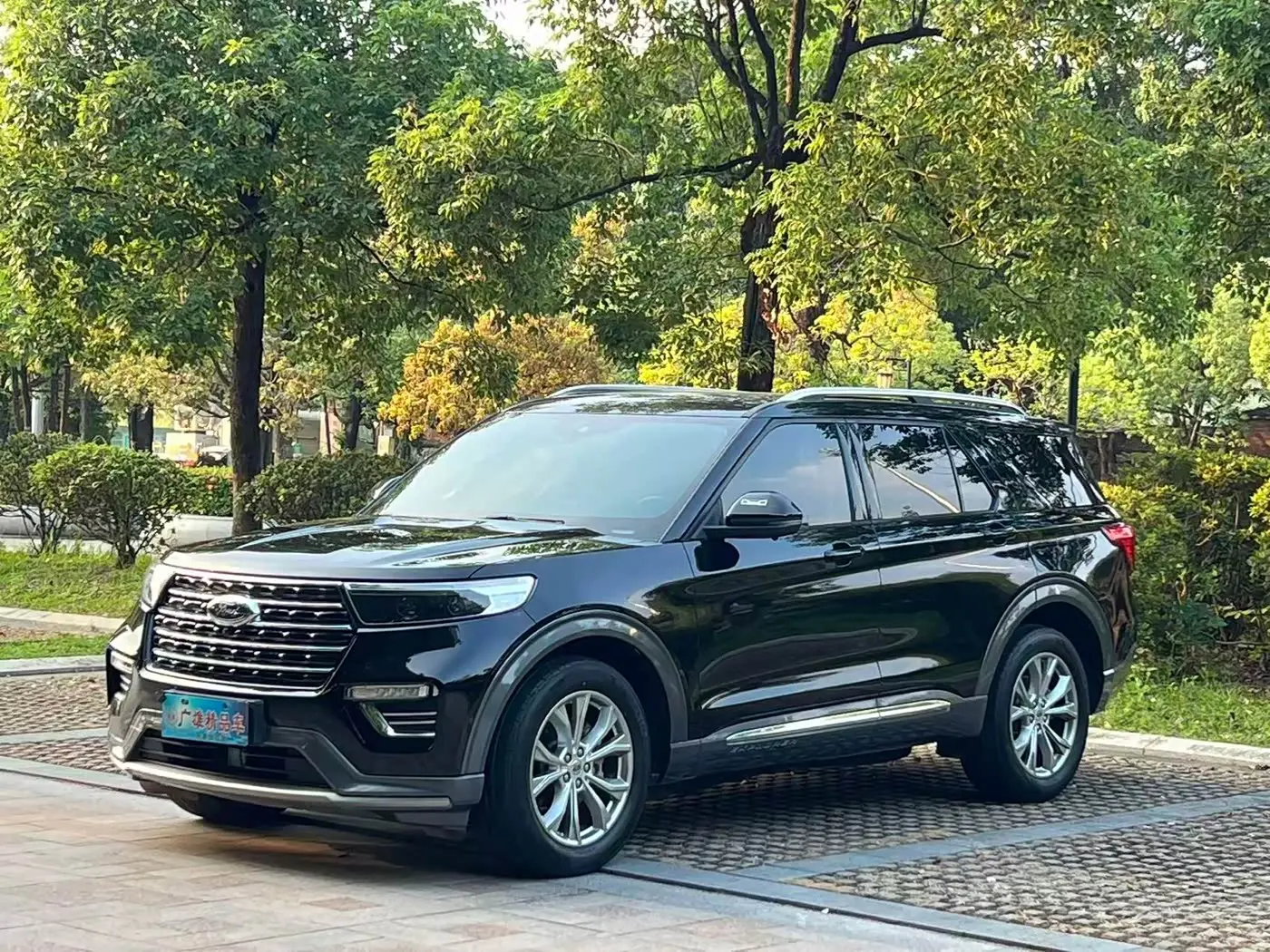 Ford Explorer 2021 — Photo 1/19