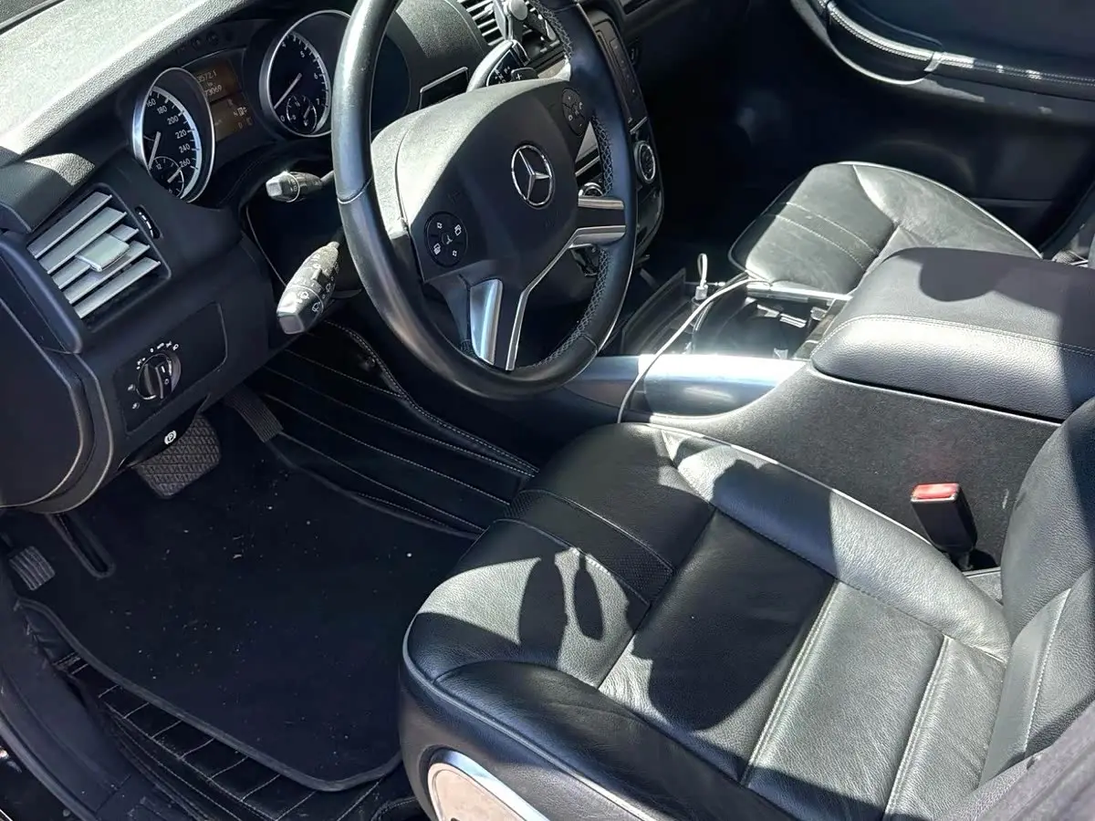 Mercedes-Benz R-Class 2017 — Фото 9/9