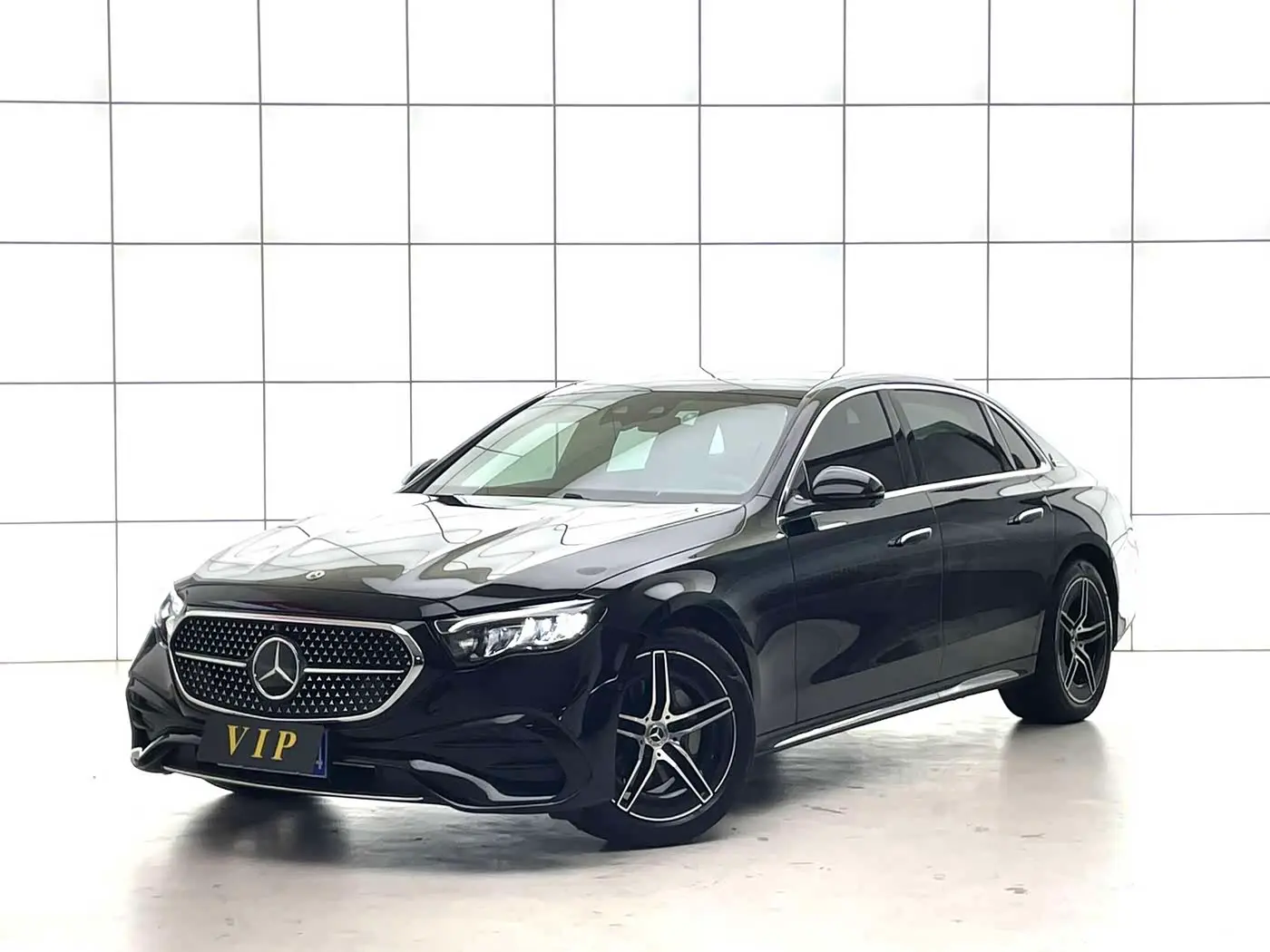 Mercedes-Benz E-Class 2025 — Фото 1/20